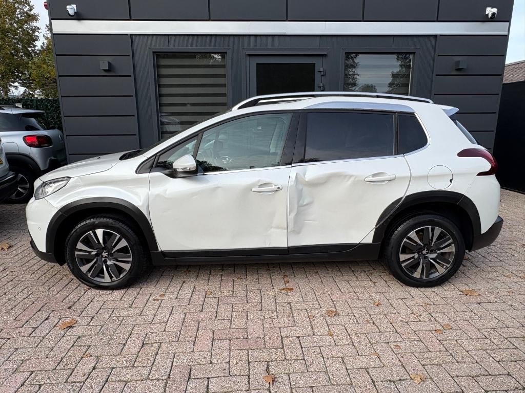 Peugeot 2008 1.2 Allure | Navi Panoramadak Camera | 2018, Ophalen, 1199 cc, Wit, Handgeschakeld