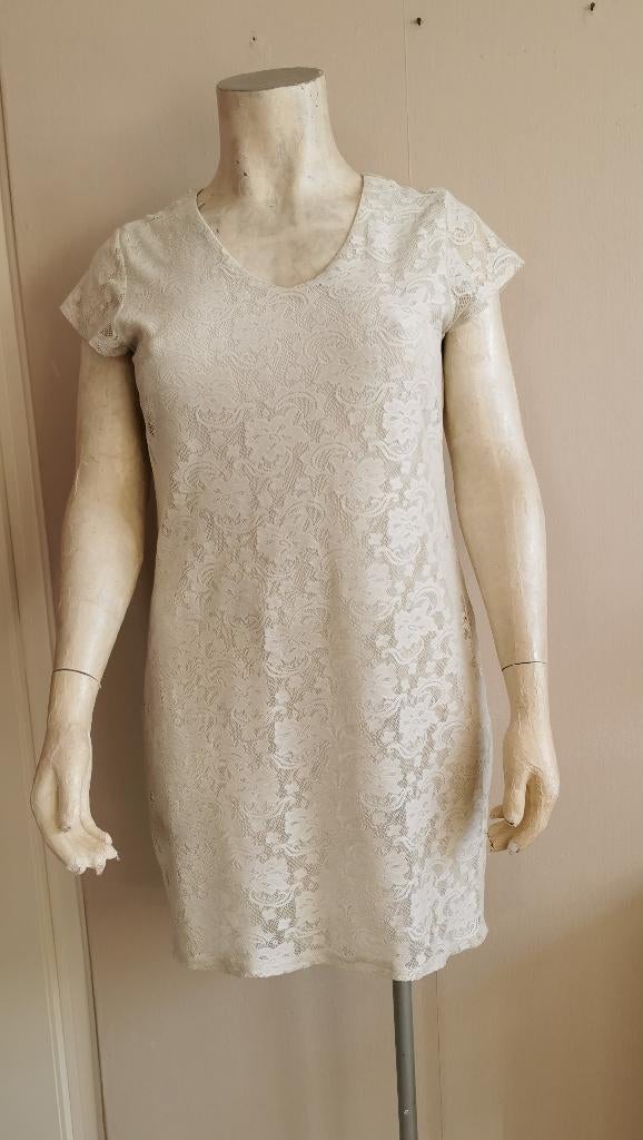 250 .. prachtige kanten jurk maat xl, Ophalen of Verzenden, Zo goed als nieuw, Overige kleuren, Jurk