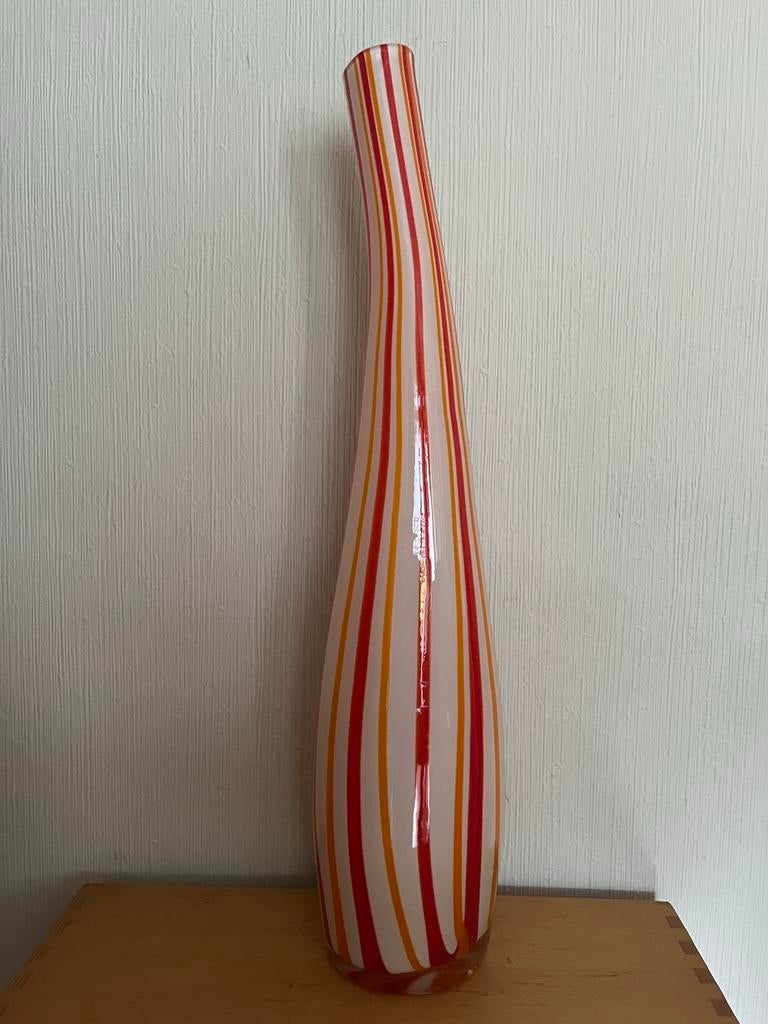 Murano stijl vaas in wit, rood en oranje, ca 45 cm, Ophalen of Verzenden, Minder dan 50 cm, Rood, Glas