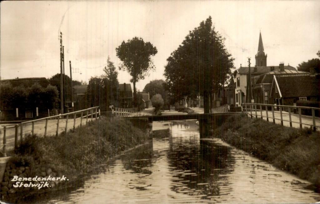 Stolwijk - Benedenkerk - Brug en kanaal, Ophalen of Verzenden, 1940 tot 1960, Gelopen, Zuid-Holland