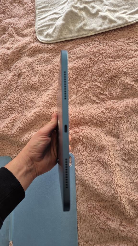 Apple iPad Air (5e generatie) 64GB Wi-Fi Blauw, Computers en Software, Apple iPads, 10 inch, Blauw, Apple iPad Air, Ophalen of Verzenden