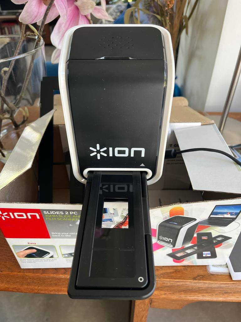 Ion Slides 2 PC 35mm slide en film scanner, Computers en Software, Scanners, Ophalen of Verzenden, Gebruikt, Diascanner