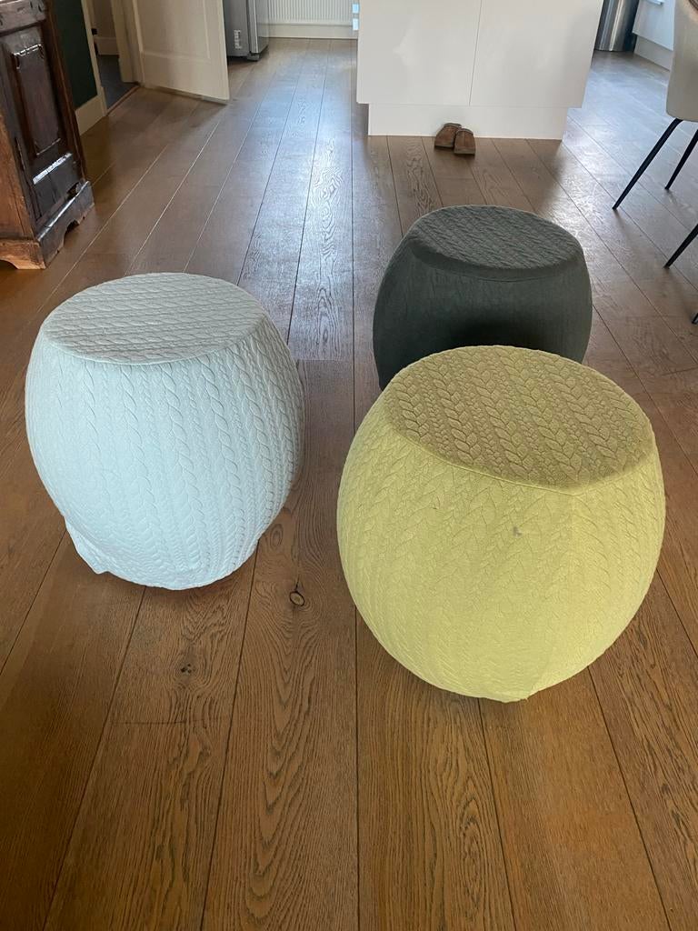 3 Balans stoelen van hard kunststof met hoes, Ophalen, Gebruikt, Rond, Kunststof