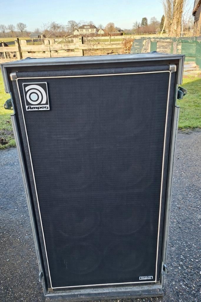 Ampeg SVT 810EN speakerkast inclusief flightcase, Ophalen of Verzenden