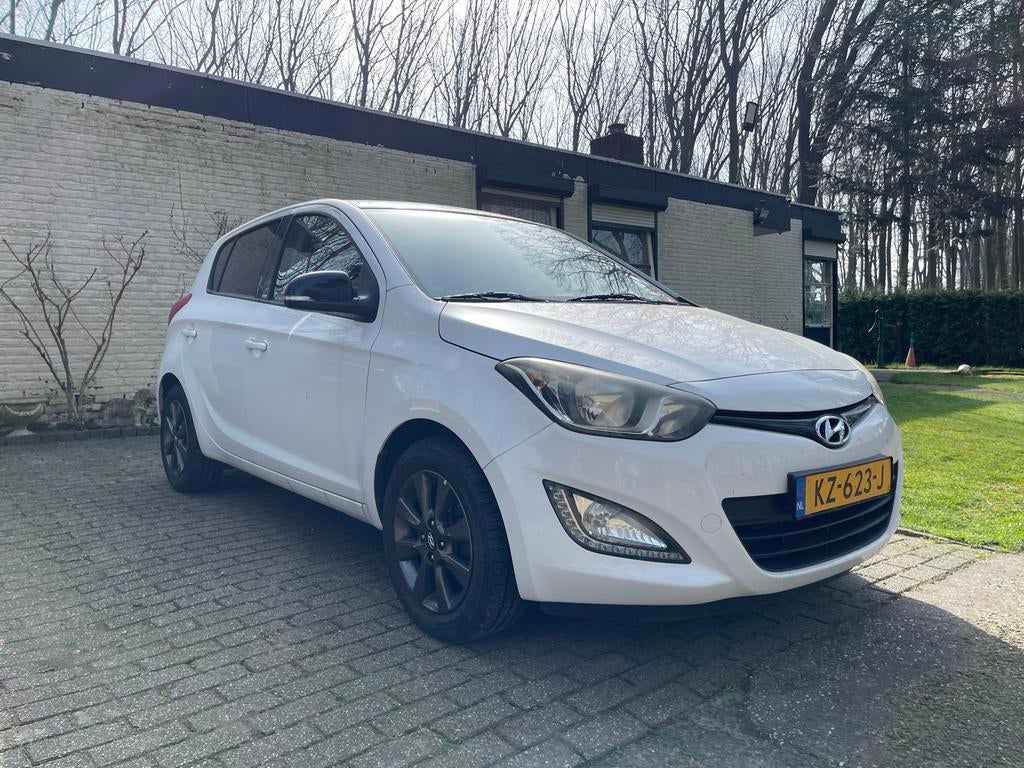 SUPER Hyundai i20 1.2 I 5-DRS 2014 Wit “nieuw”, Auto's, Hyundai, Particulier, i20, ABS, Airconditioning, Alarm, Centrale vergrendeling