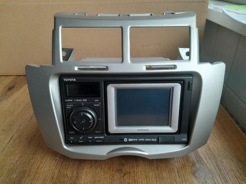 RADIO/CD + TomTom NAVIGATIE - Origineel - TOYOTA YARIS P9, Verzenden, Gebruikt