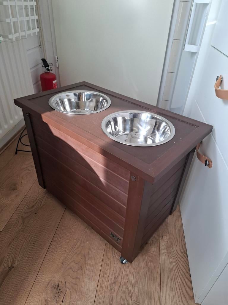 Honden drink en eet bak met opbergruimte, Dieren en Toebehoren, Ophalen, Zo goed als nieuw