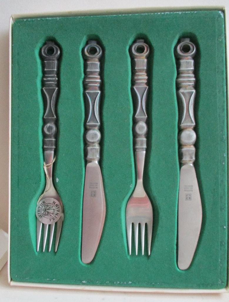 2dlg. x 2 ONTBIJTSET -BRABANT-STIJL-Wirths Bestecke - TIN, Verzenden, Nieuw, Overige materialen, Los bestek