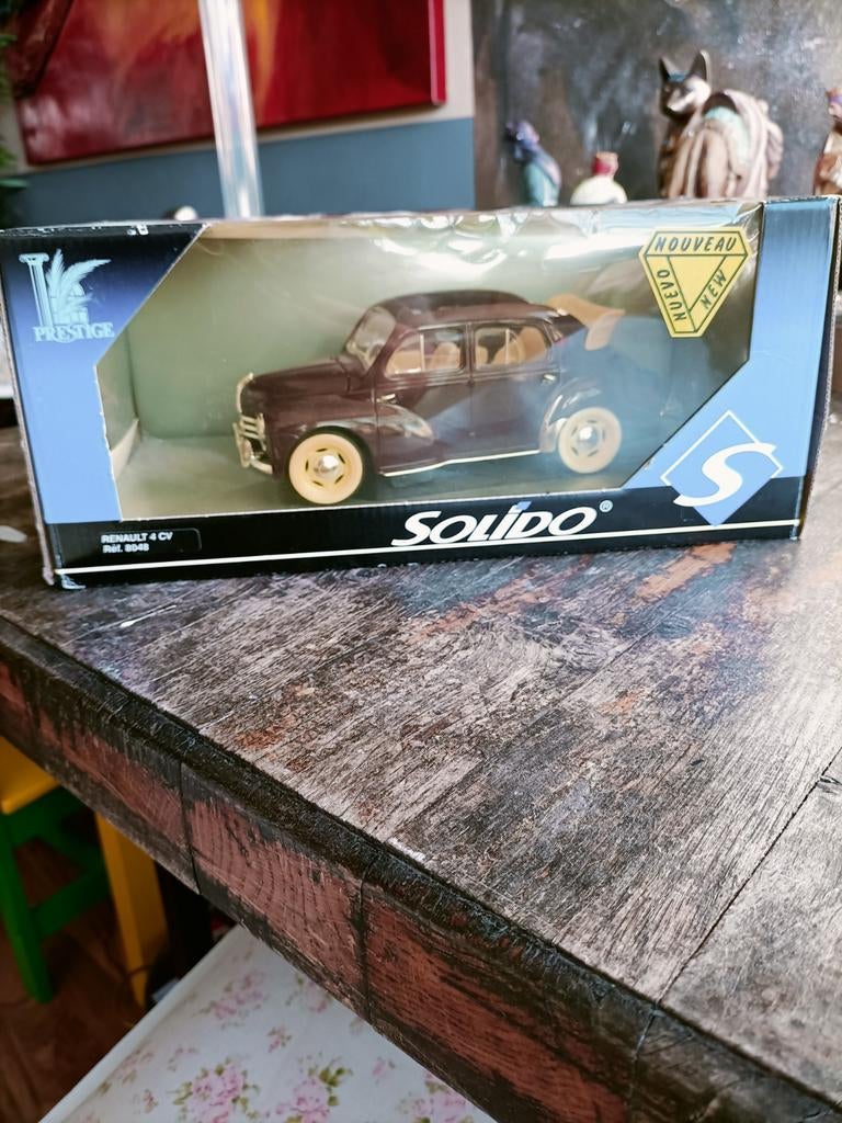 Solido Renault 4 CV Modelauto - Nieuw in Doos, Hobby en Vrije tijd, Modelauto's | 1:43, Ophalen of Verzenden