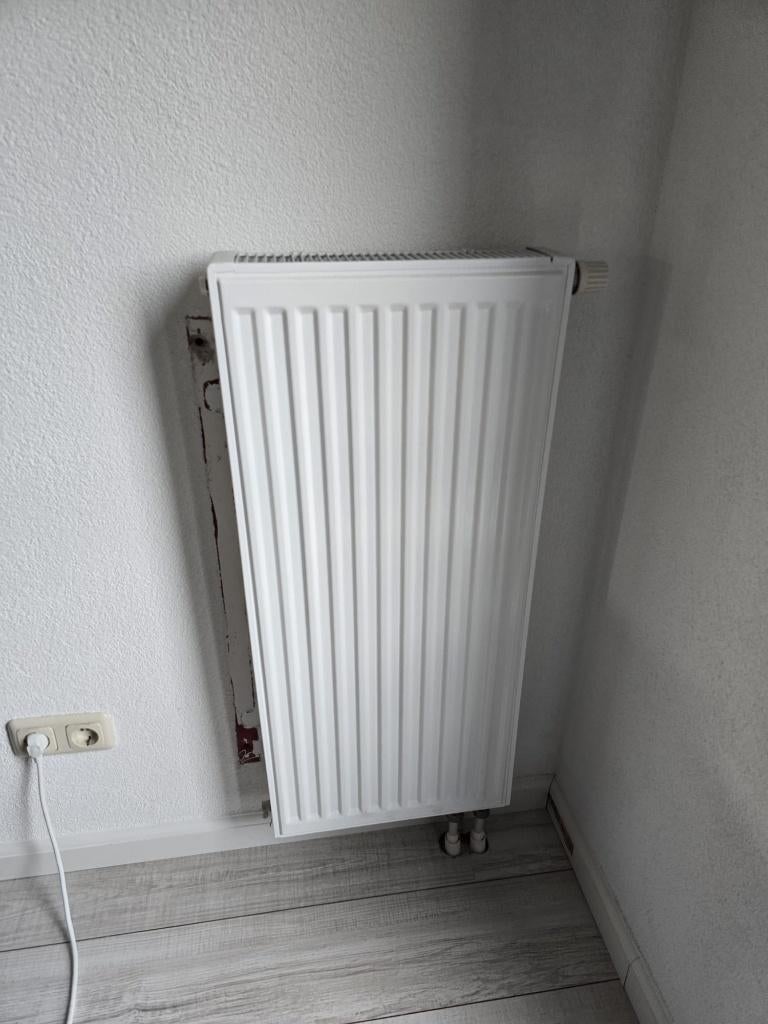 Radiator 40 x 90 inclusief ophangbeugels, Ophalen, Radiator, Minder dan 60 cm, Zo goed als nieuw