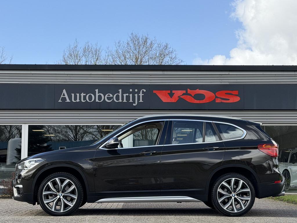 BMW X1 sDrive20i | Leder | Memory | Camera | HUD | Trekhaak, 1998 cc, Bedrijf, SUV of Terreinwagen, 84 €/maand