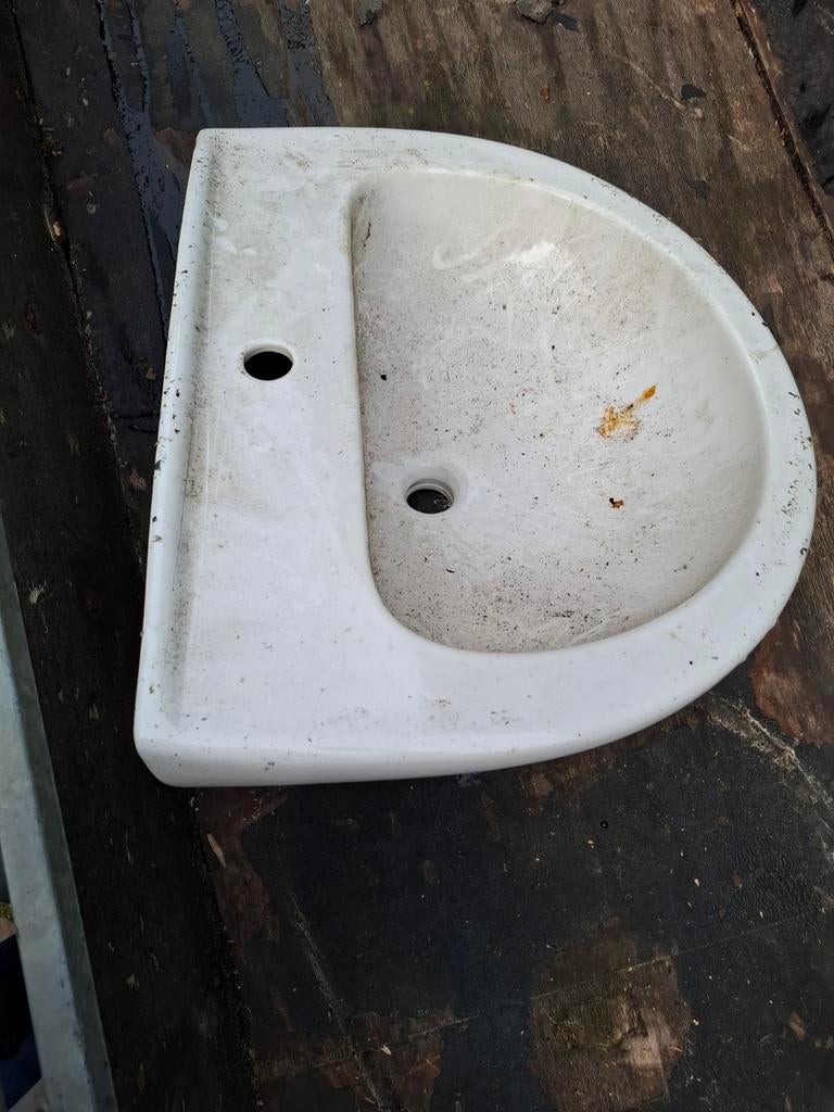 Gebruikte wasbak - Bijna antiek en sfeervolle stijl, Ophalen of Verzenden, Gebruikt, Steen, Wastafel