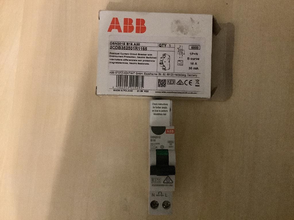 Te koop 4 stuks nieuwe ABB installatie automaten., Ophalen, Nieuw, Overige typen