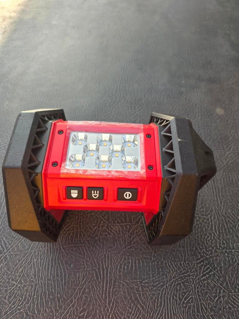 Milwaukee M18 AL-0 LED Bouwlamp - Nieuwstaat, Doe-het-zelf en Verbouw, Bouwverlichting, Zo goed als nieuw, Lamp, Minder dan 50 watt