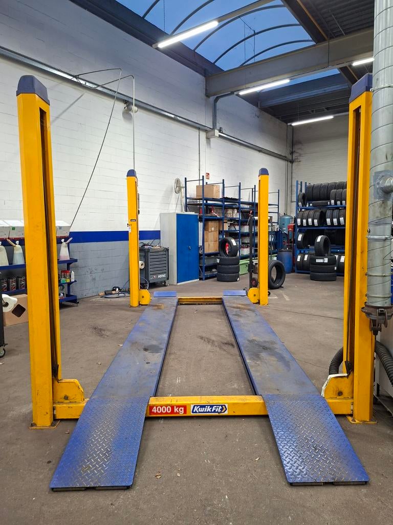 Hefbrug 4 koloms Koni rai apk brug verlichting, Auto diversen, Autogereedschap, Ophalen