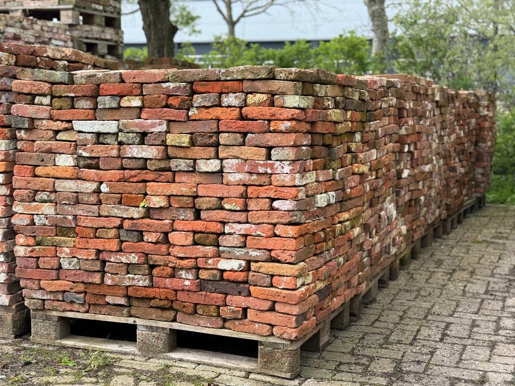 8000 stuks Friese rode handvorm steen circa 21x4.5x10.5cm., Ophalen, Gebruikt, Bakstenen, Info@walstra.nl