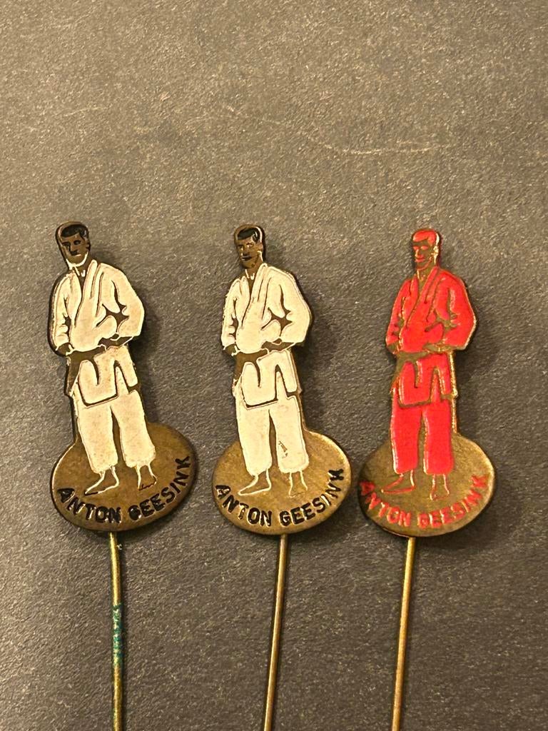 Anton Geesink Speldjes, Verzamelen, Ophalen of Verzenden, Gebruikt, Sport, Speldje of Pin