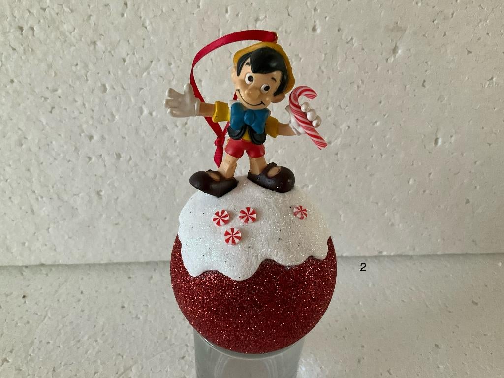 Disney Pinocchio - ornament op kerstbal -2-, Ophalen, Peter Pan of Pinokkio, Zo goed als nieuw, Beeldje of Figuurtje