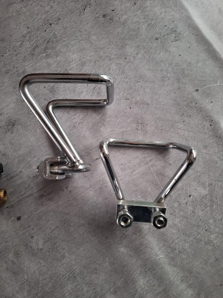 2 Beugel bevestiging 2e foto 4 kraan.  3e foto bijvoorbeeld., Ophalen of Verzenden