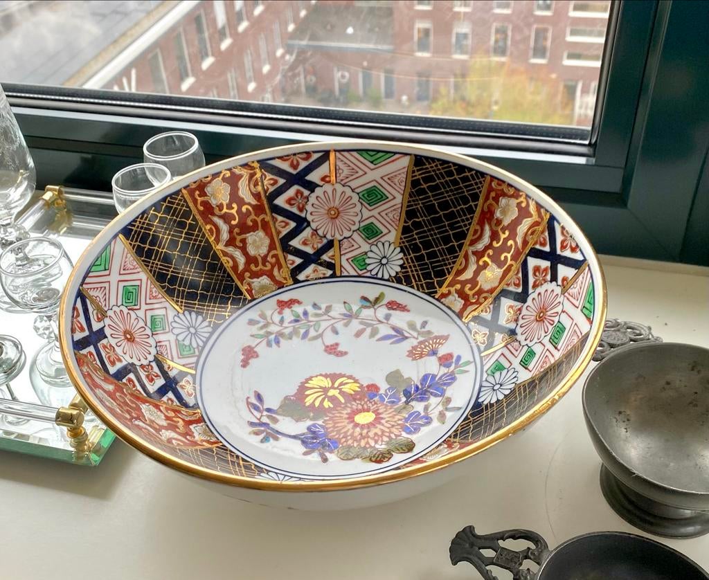Imari Schaal met Bloemmotieven, Ophalen of Verzenden