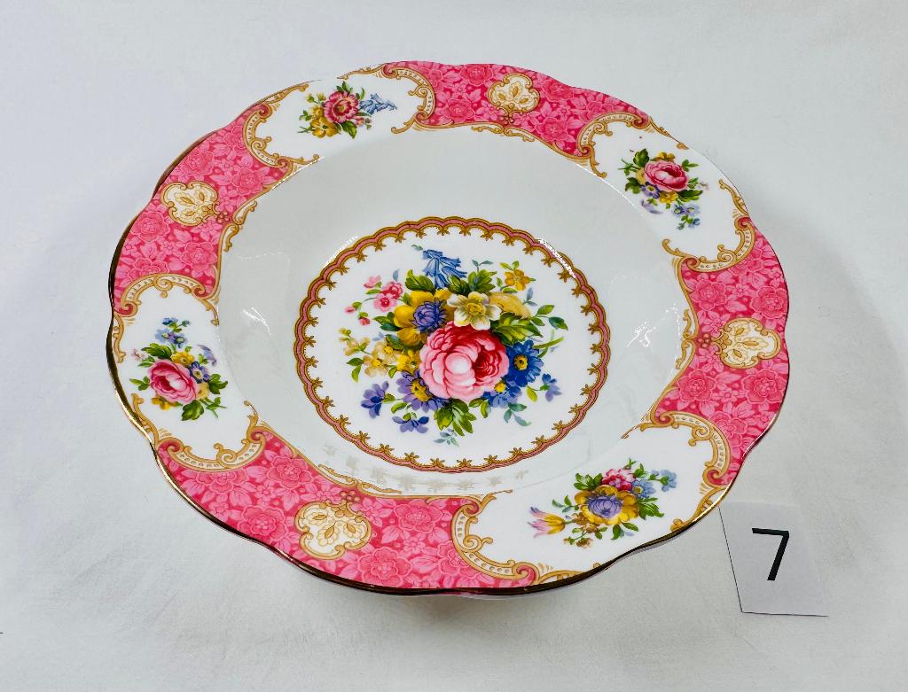 Royal Albert Lady Carlyle Serveerschaal / Bonbon Dish, Ophalen of Verzenden, Zo goed als nieuw, Porselein, Kop en/of schotel