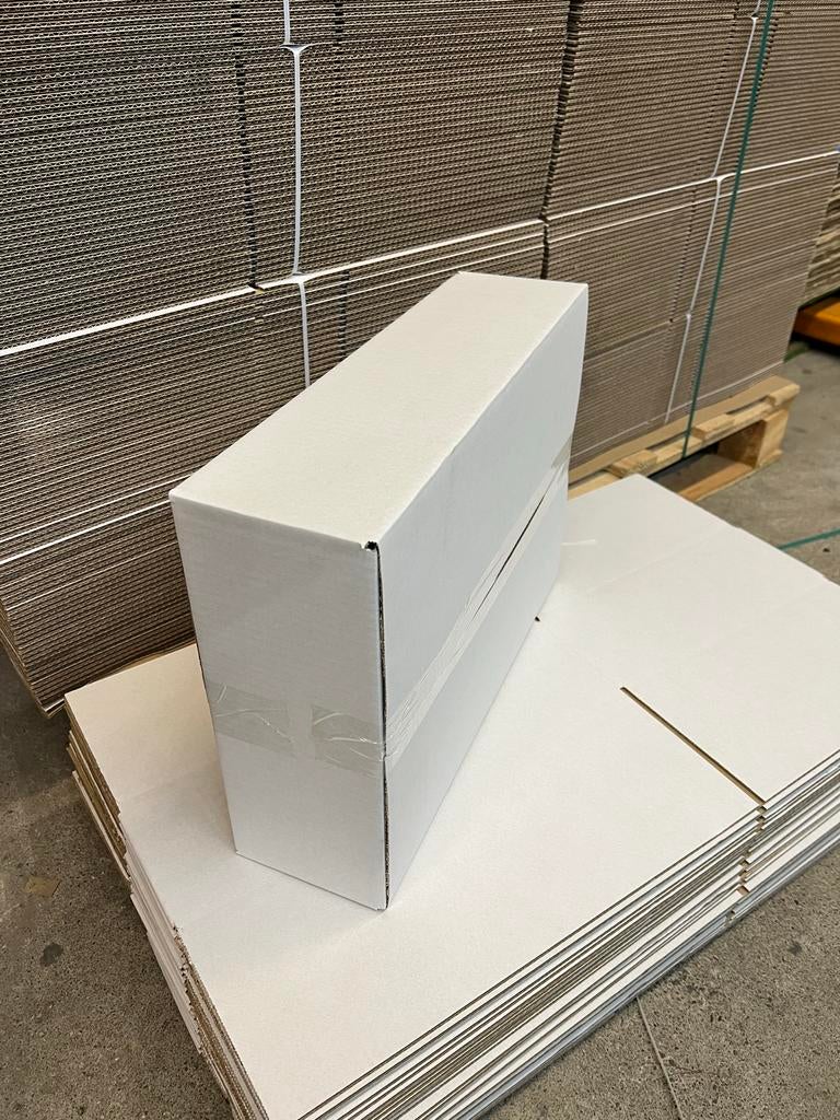 Dozen wit 530x245x130mm en 345x260x98 mm, Zakelijke goederen, Ophalen