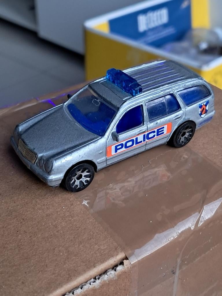 Matchbox Mercedes-Benz E 430 Wagon Police netjes bespeeld, Ophalen of Verzenden, Gebruikt, Auto