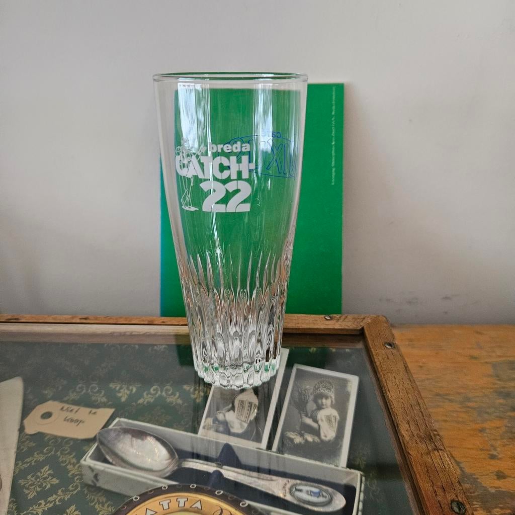 Bierglas Catch 22, Ophalen of Verzenden, Zo goed als nieuw, Glas of Glazen, Overige merken