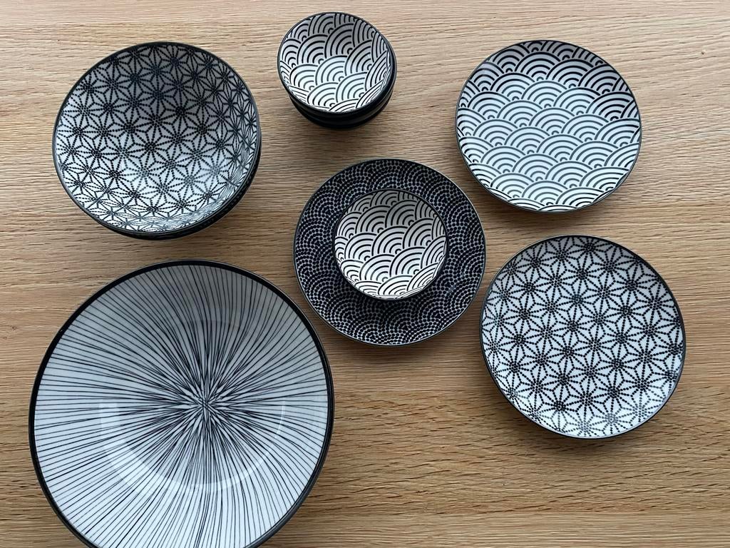 Gezocht: Tokyo Design Nippon Black servies, Ophalen of Verzenden, Zo goed als nieuw, Overige stijlen, Bord(en)