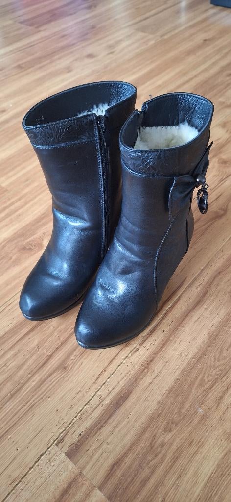 Gevoerde Laarzen Maat 35, Zwart, Lage of Enkellaarzen, Ophalen of Verzenden, Zo goed als nieuw