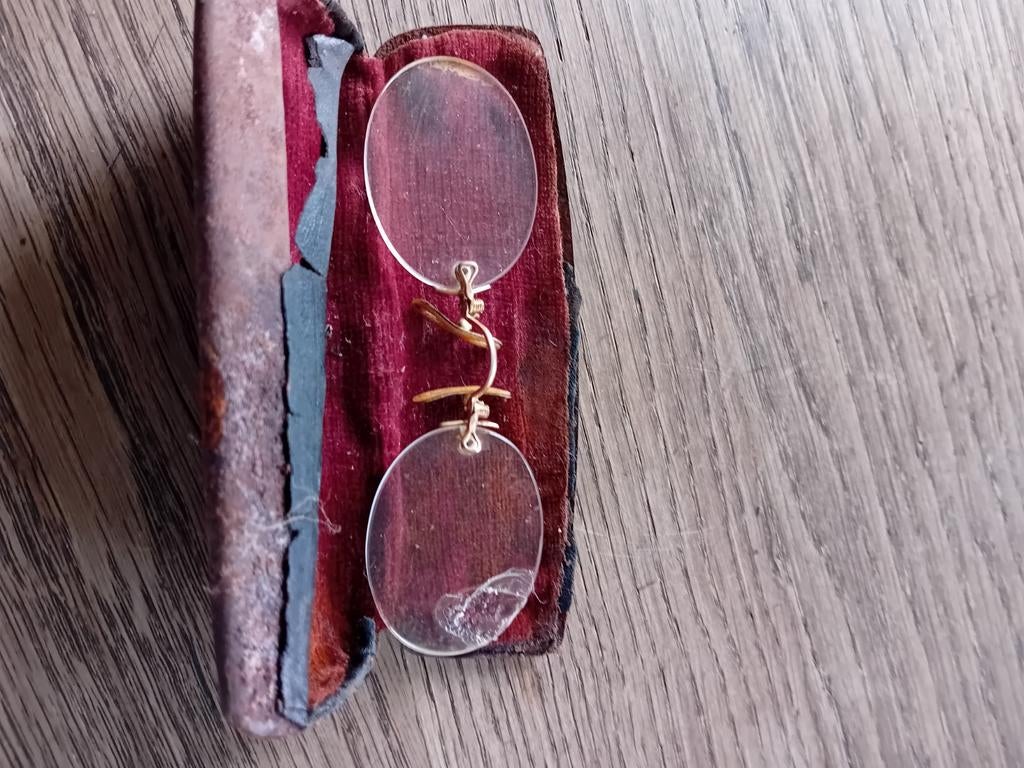 Antieke Knijpbril met Etui, Ophalen