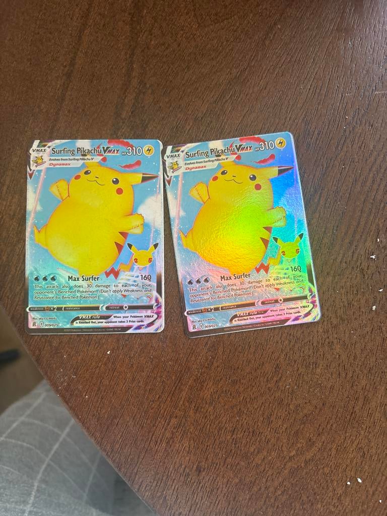 Surfing Pikachu VMAX 009/025, Ophalen of Verzenden, Gebruikt