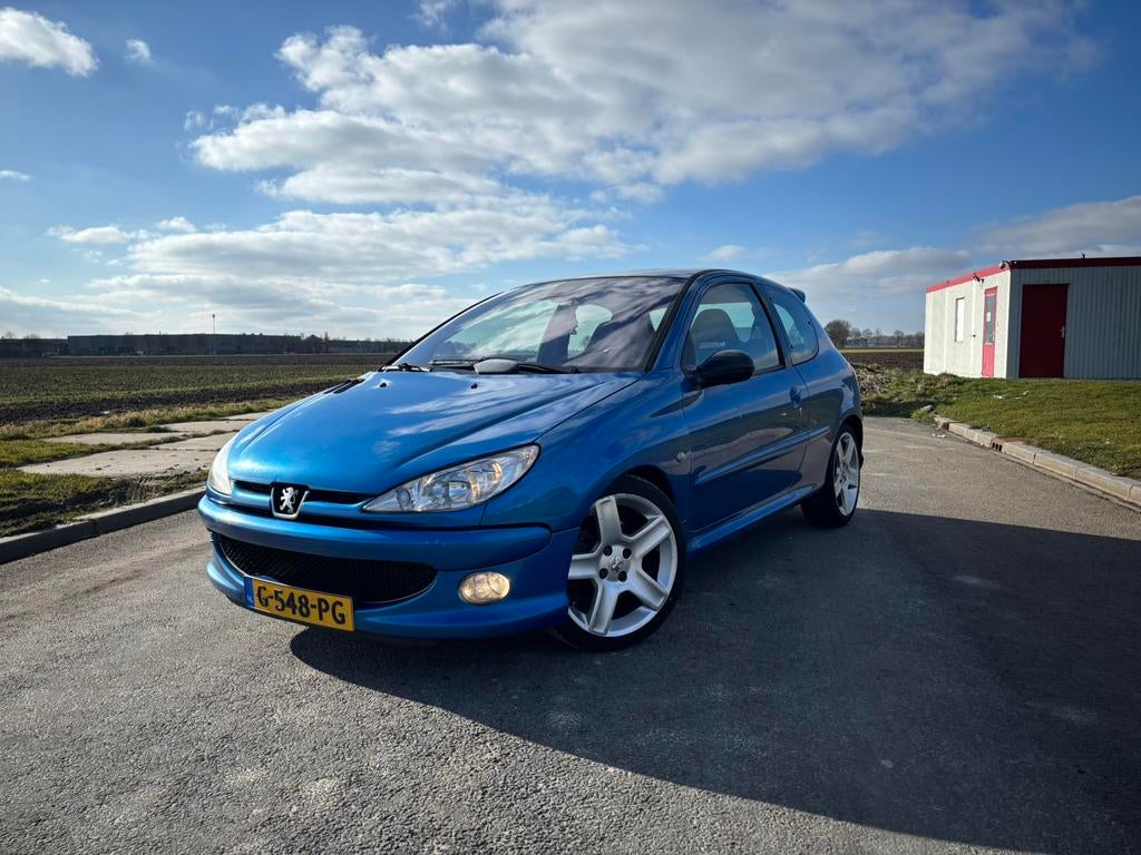 Peugeot 206 2.0 16V 130KW RC 3D 2003 Blauw, Auto's, Voorwielaandrijving, 4 cilinders, 49 €/maand, Handgeschakeld