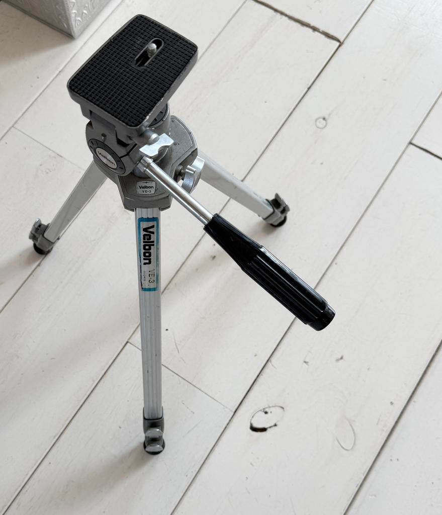 Velbon statief, tripod, kan niet stuk, Ophalen of Verzenden, Zo goed als nieuw, Minder dan 150 cm, Driepoot