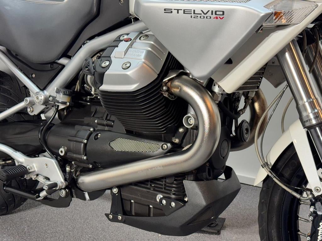 MOTO GUZZI STELVIO 1200 ABS (bj 2010) - foto 3
