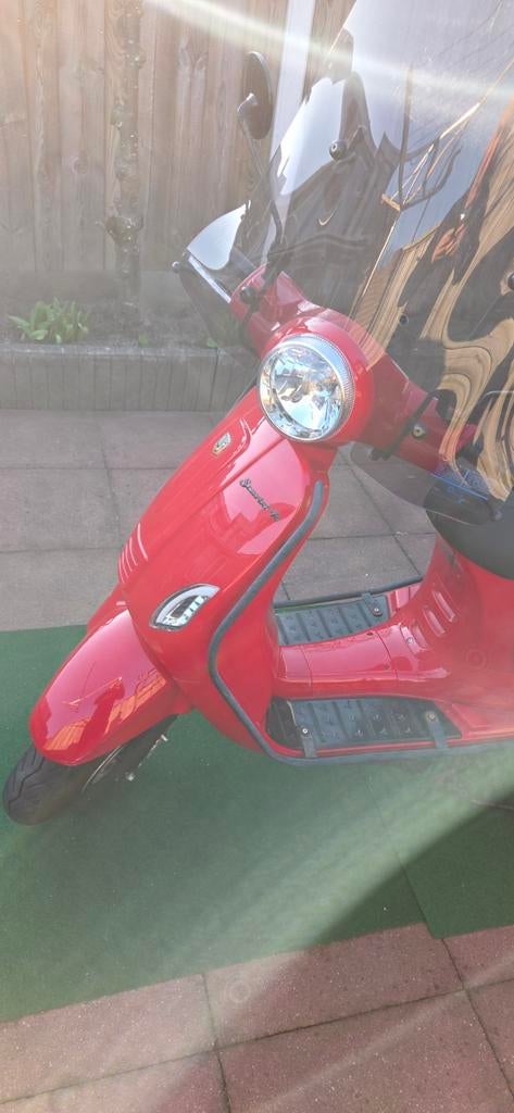 Rode La Souris scooter - Overbodig na aankoop auto, Fietsen en Brommers, Snorfietsen en Snorscooters, Ophalen of Verzenden, Gebruikt