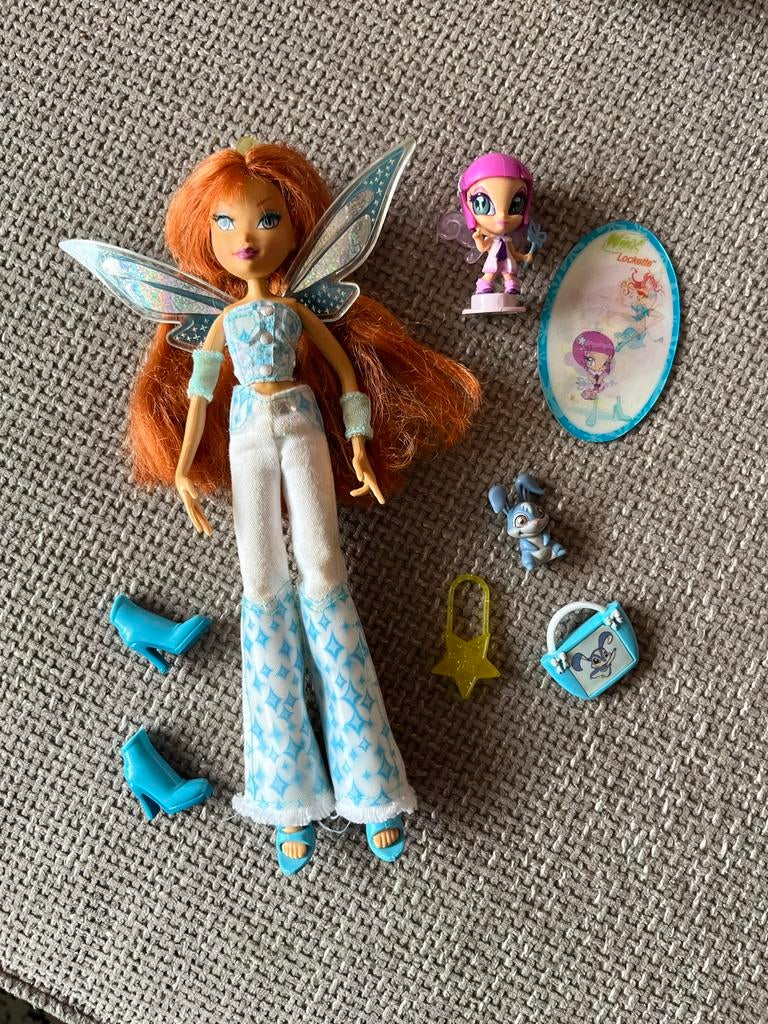 Winx Club Bloom pop met accessoires, Ophalen of Verzenden, Gebruikt, Overige typen