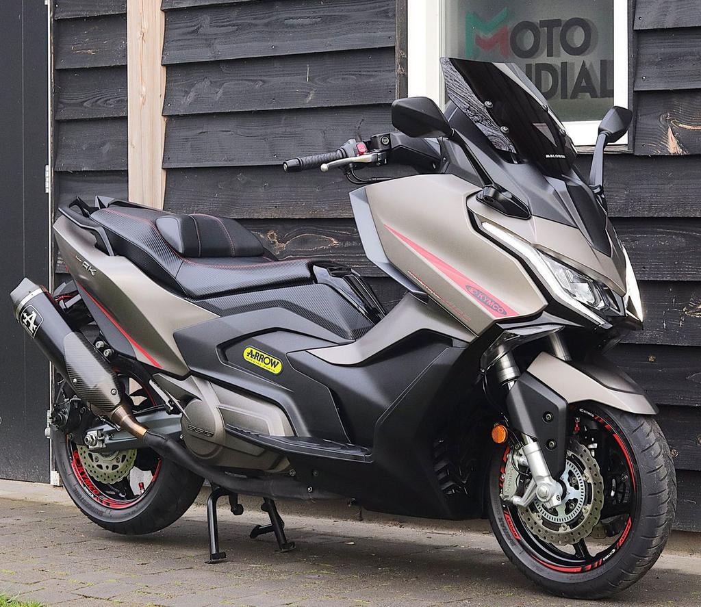 KYMCO AK 550 PREMIUM (bj 2023) Arrow, fabrieksgar. 05-2028, Scooter, Kymco, Bedrijf, Onbekend