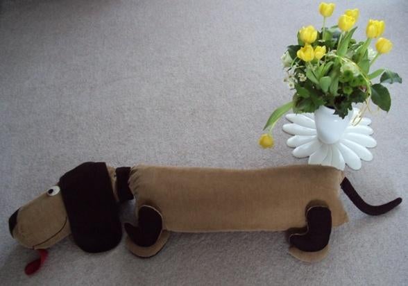 Nwe grote lieve knuffel hond teckel 105 cm lang kraamcadeau, Kinderen en Baby's, Kraamcadeaus en Geboorteborden, Nieuw, Kraamcadeau