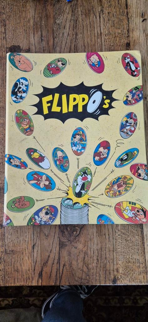 Originele Flippo verzamelmap + flippo’s, Ophalen of Verzenden, World, Losse flippo's