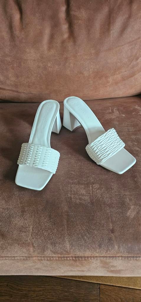 Mooie Primark Instappers, Primark, Ophalen of Verzenden, Zo goed als nieuw, Wit