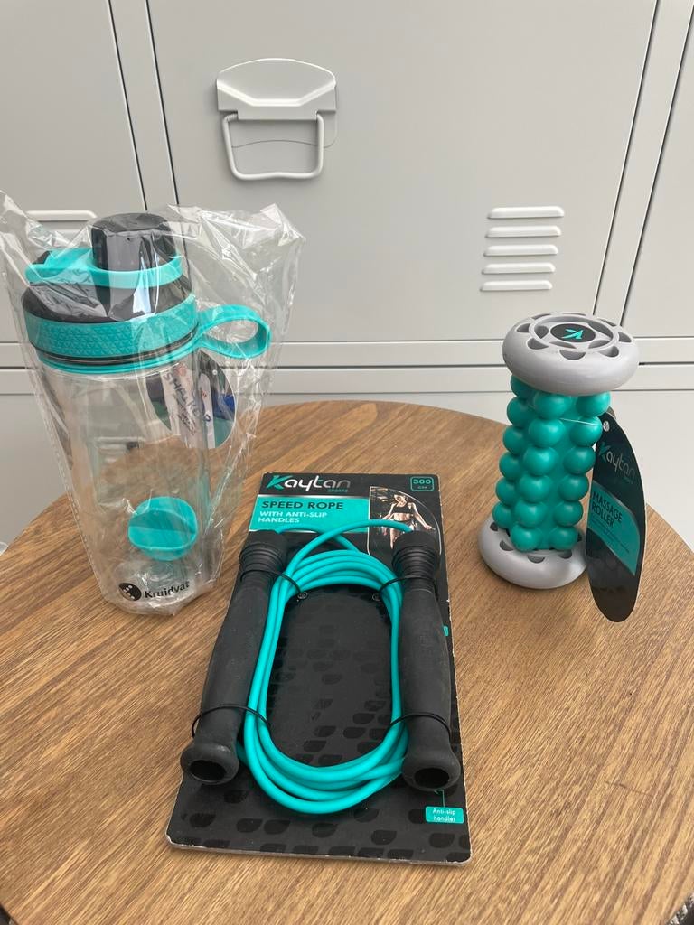 SPORTSET (shakebeker, springtouw, massageroller), Ophalen of Verzenden, Nieuw