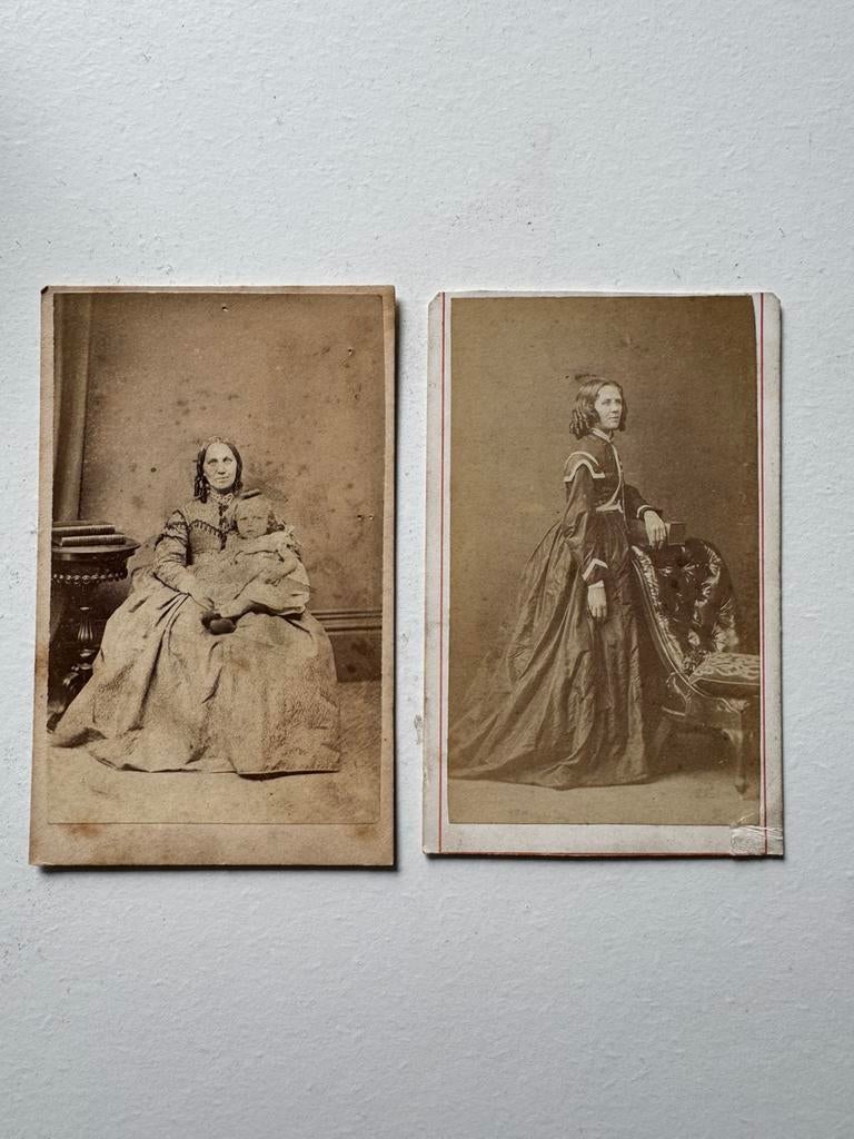 2 hele oude / antieke foto’s / foto antiek, Ophalen of Verzenden, Voor 1940, Zo goed als nieuw, Kind