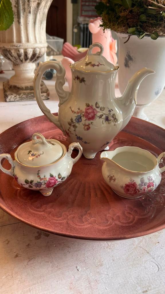 Antieke theepot, suikerpot en melkkan met rozen, Antiek en Kunst, Ophalen of Verzenden
