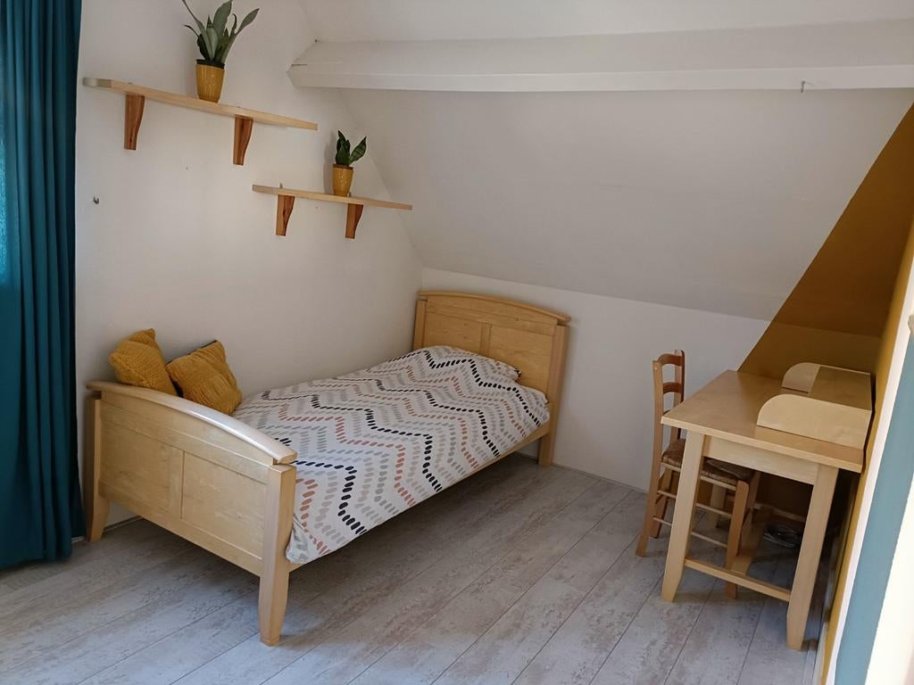 Houten Eenpersoonsbed Kast Bureau, Ophalen, 85 tot 100 cm, Gebruikt, Matras