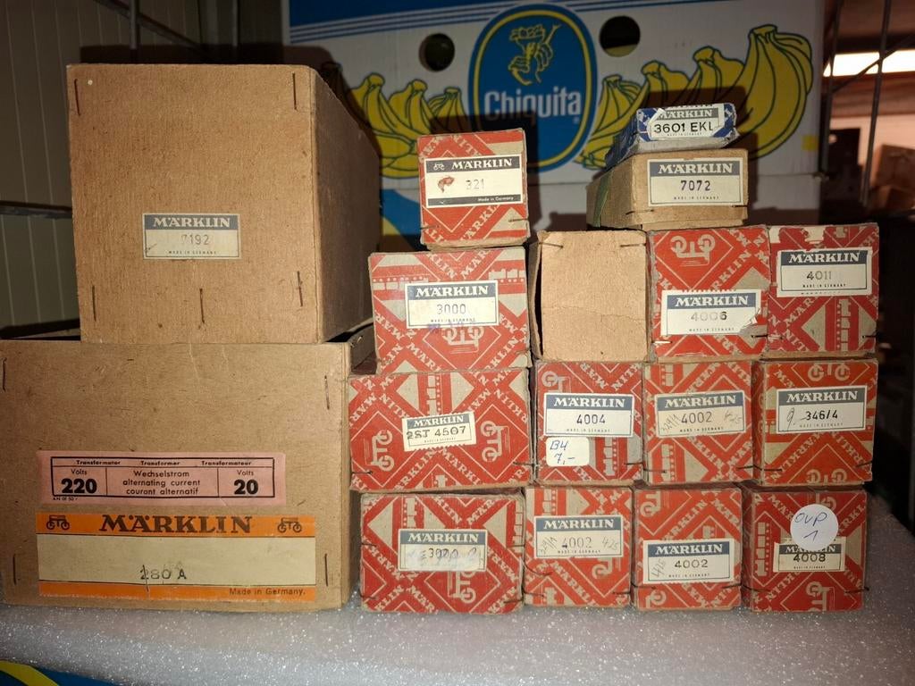 Marklin lege dozen van jaren 50 serie 800, Wisselstroom, Gebruikt, Wagon, Ophalen of Verzenden