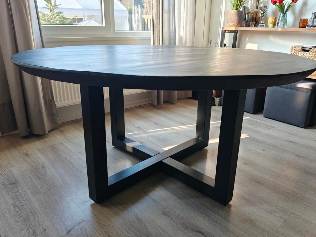 Zwarte ronde eettafel (150 Ø cm) met metalen onderstel, Huis en Inrichting, Tafels | Eettafels, Ophalen, Rond, Vijf personen of meer
