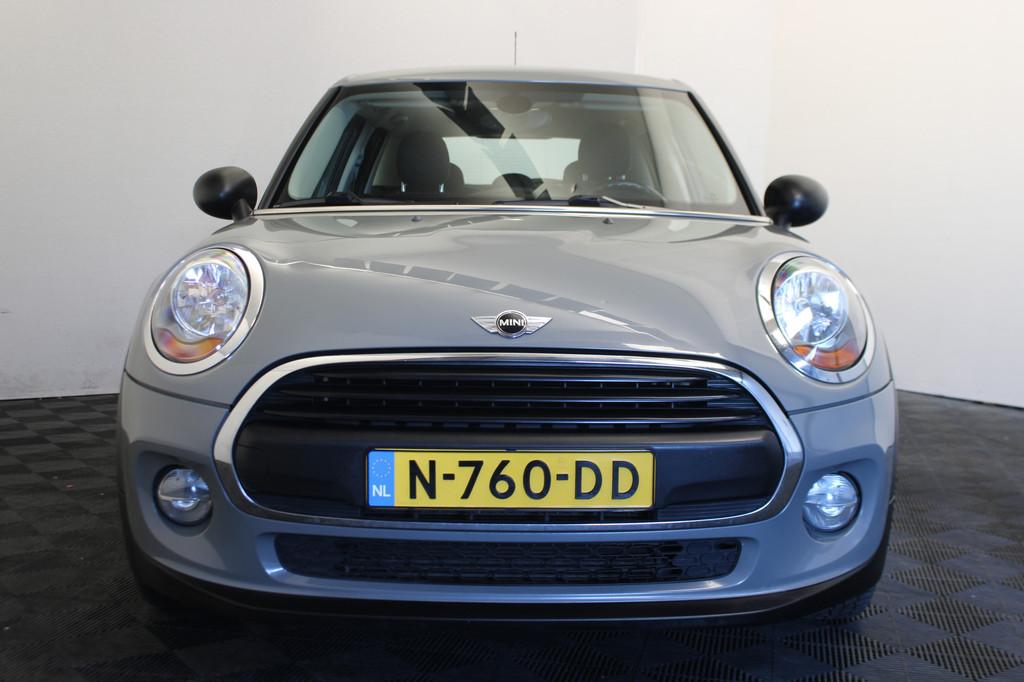 MINI Mini 1.5 One |Navigatie| (bj 2018), Auto's, Stof, Gebruikt, Euro 6, 49 €/maand