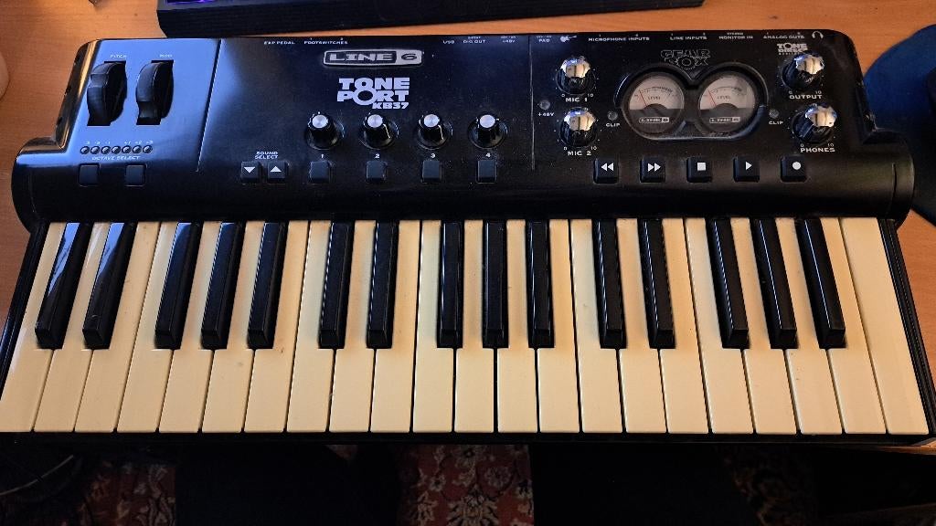 Line 6 TonePort KB37 MIDI Keyboard + Audio Interface, Ophalen of Verzenden, Gebruikt