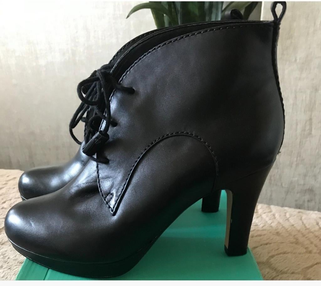 Nieuwe Zwarte Enkellaarsjes van Clarks, Zwart, Lage of Enkellaarzen, Nieuw, Ophalen of Verzenden